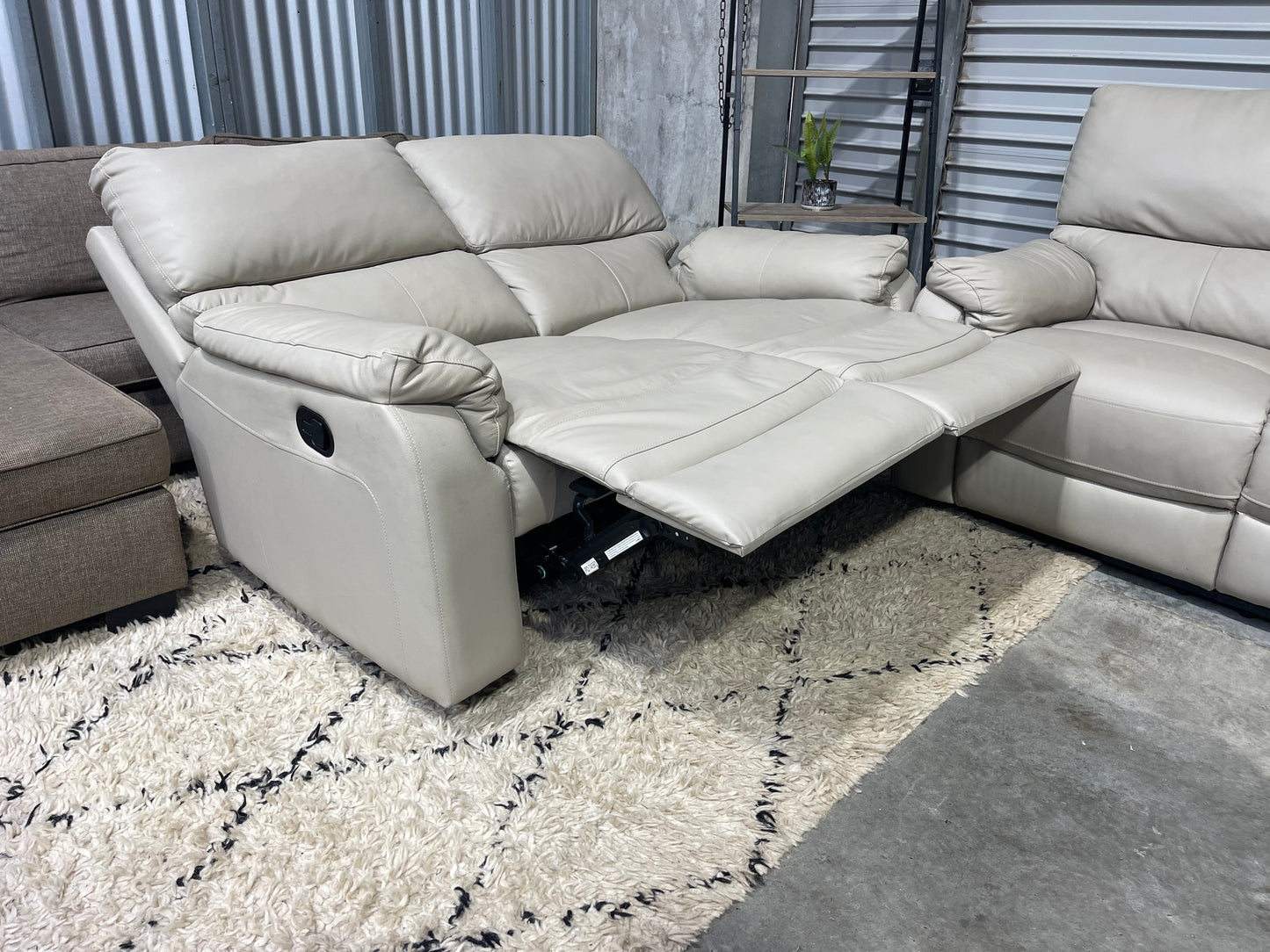 3 + 2 Seater Recliner Lounge Suite