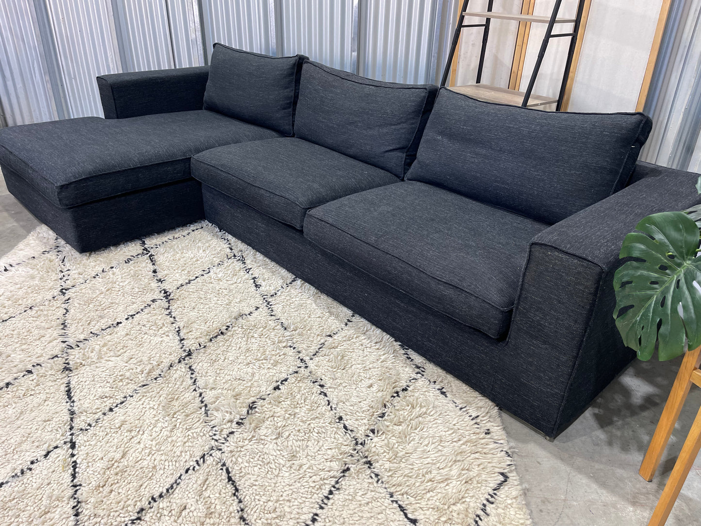 Excellent Condition - Charcoal Colour - Woven Fabric - 3.5 Seater Lounge Suite