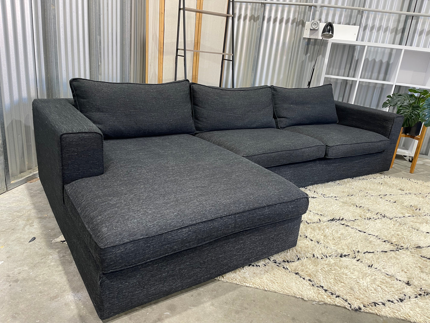 Excellent Condition - Charcoal Colour - Woven Fabric - 3.5 Seater Lounge Suite