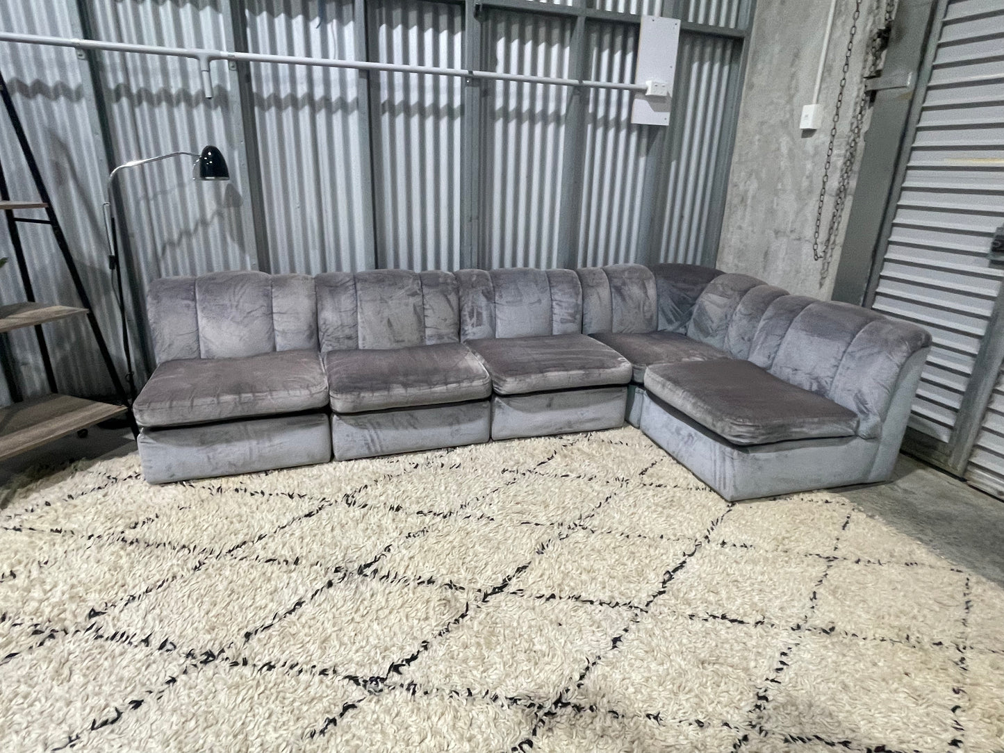 GOOD CONDITION 
5 Seater Modular Corner 
Lounge Suite