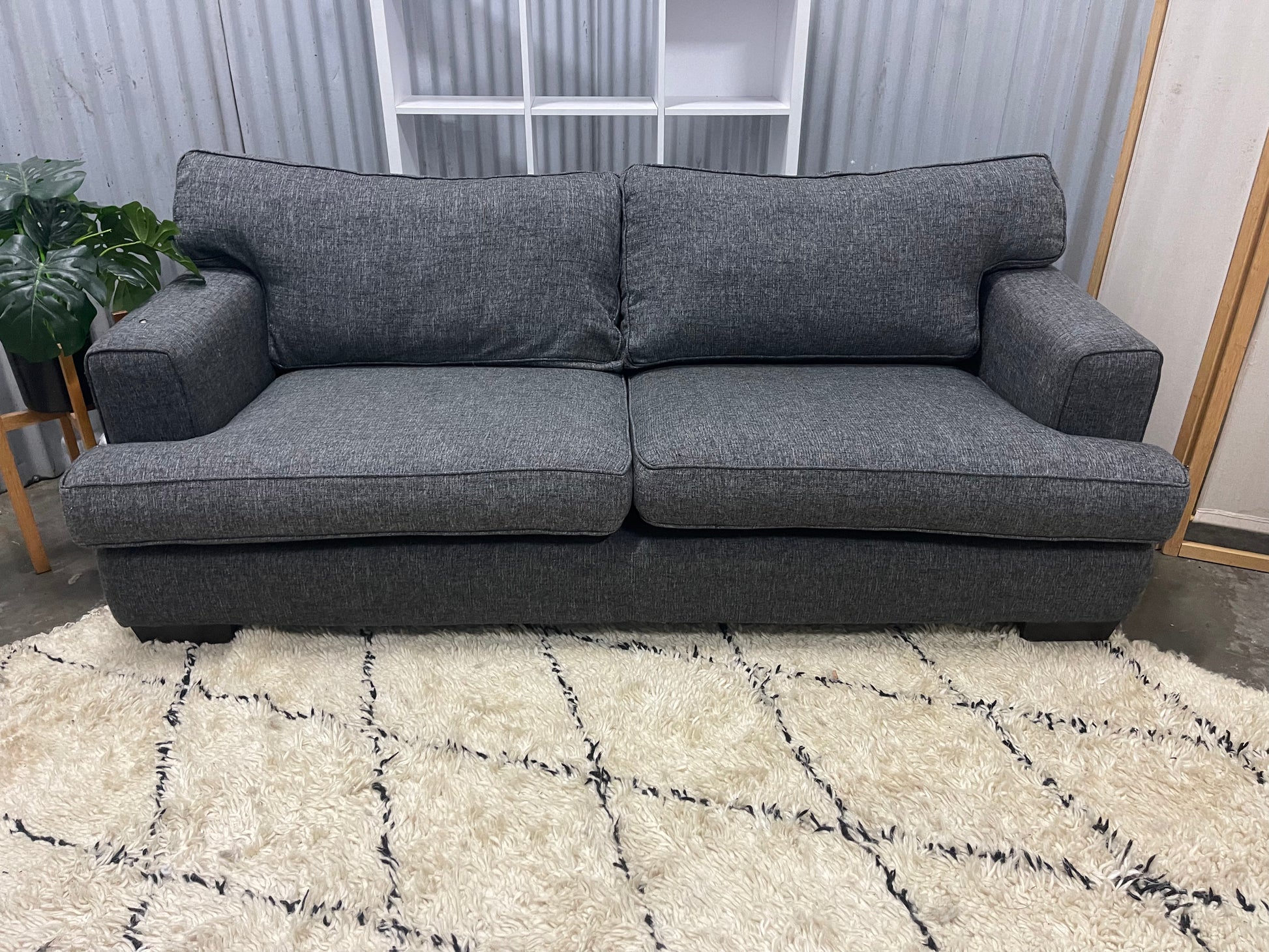 Excellent Condition FARMERS LUCA BRANDED 2.5 Seater Sofa